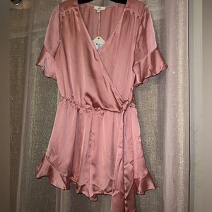 Entro silky wrap romper light pink